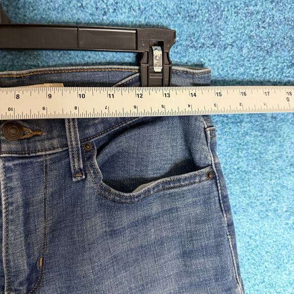 Levi's Jeans Women's Size 30 Blue Denim Mid Rise Slimming Straight - Picture 4 of 16